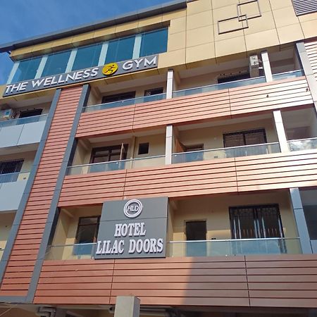 Hotel Lilac Doors Patna  Bagian luar foto